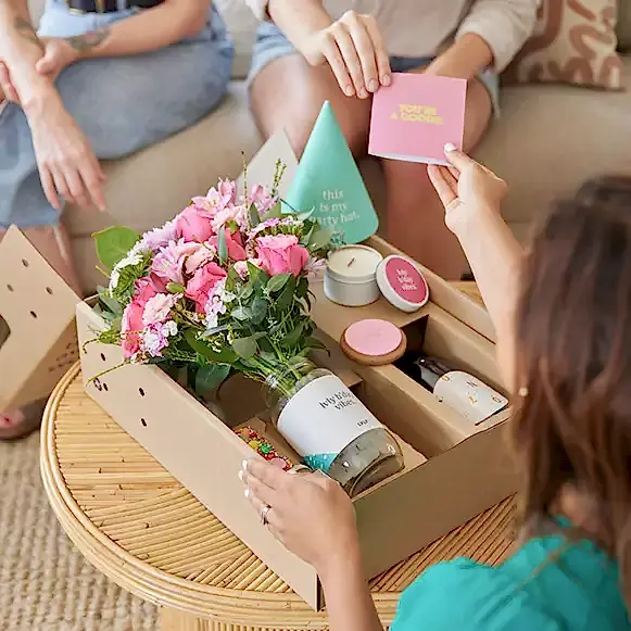 Gift box and flowers delivered Melbourne